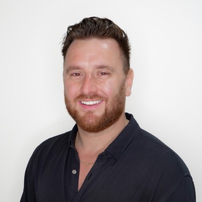Dan, founder of Apelix